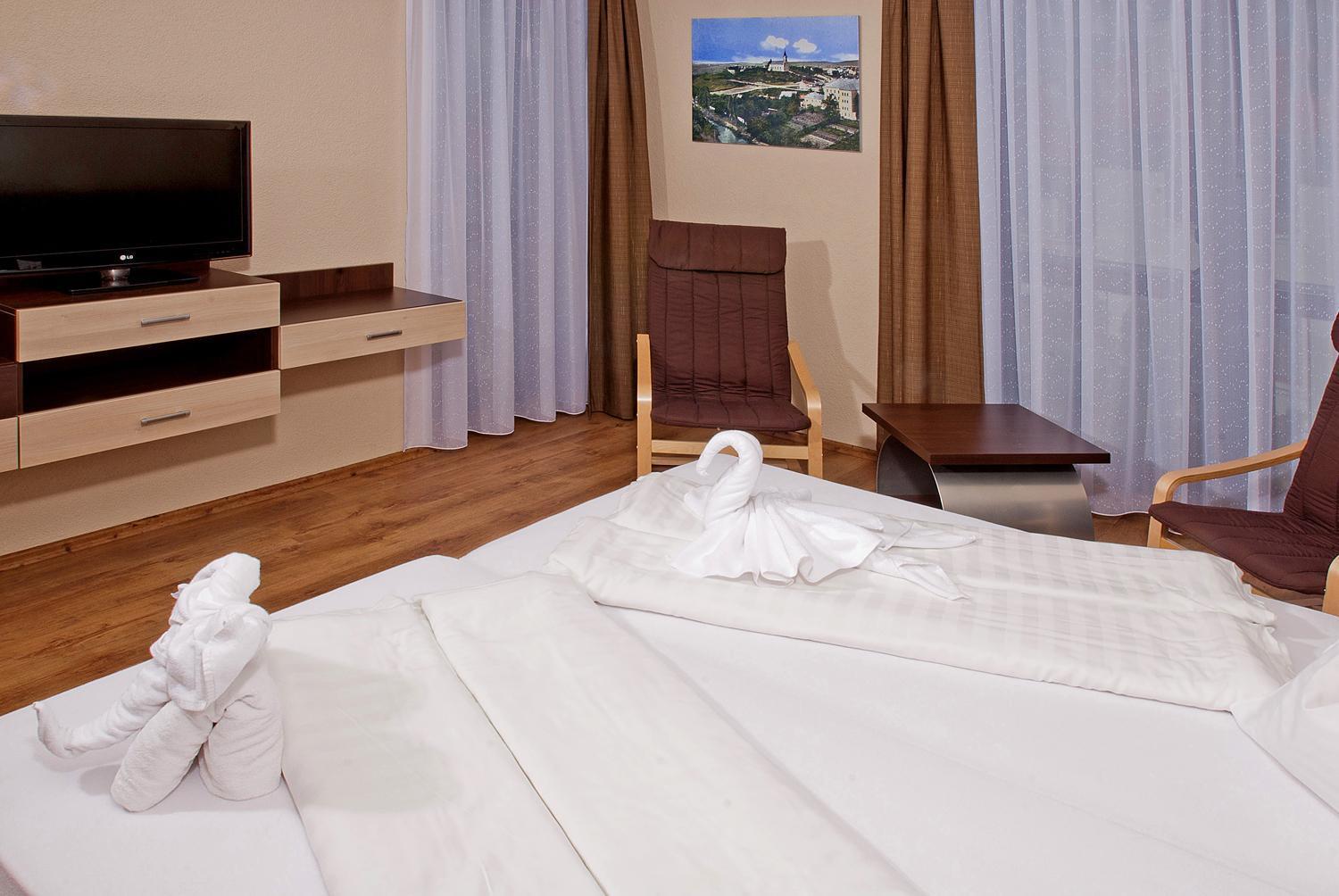 Ezuesthid Hotel Veszprém Εξωτερικό φωτογραφία