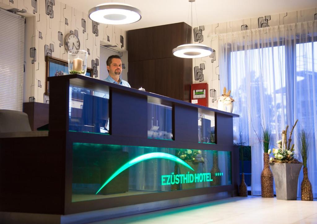 Ezuesthid Hotel Veszprém Εξωτερικό φωτογραφία