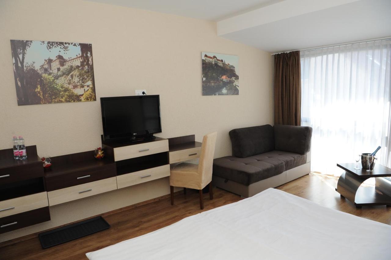 Ezuesthid Hotel Veszprém Εξωτερικό φωτογραφία