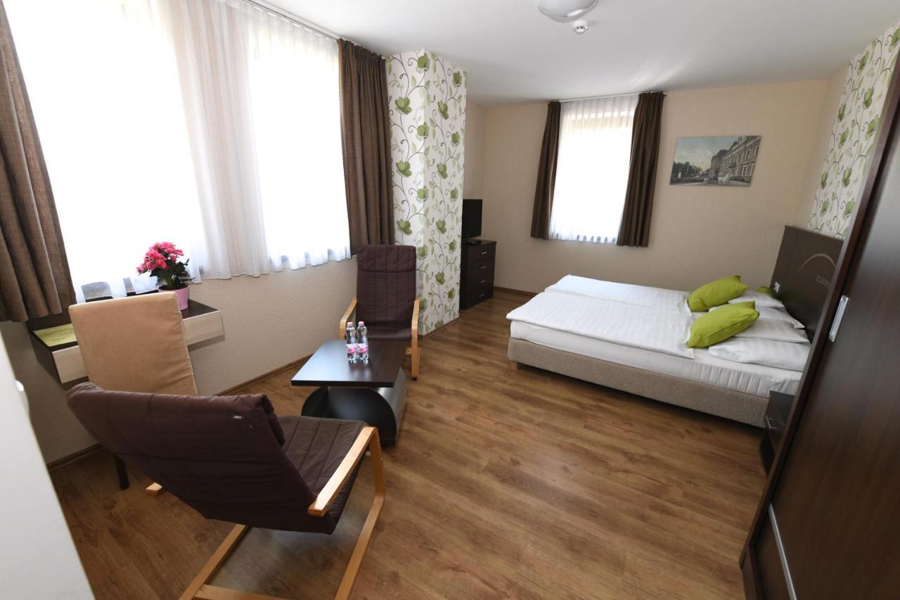 Ezuesthid Hotel Veszprém Εξωτερικό φωτογραφία